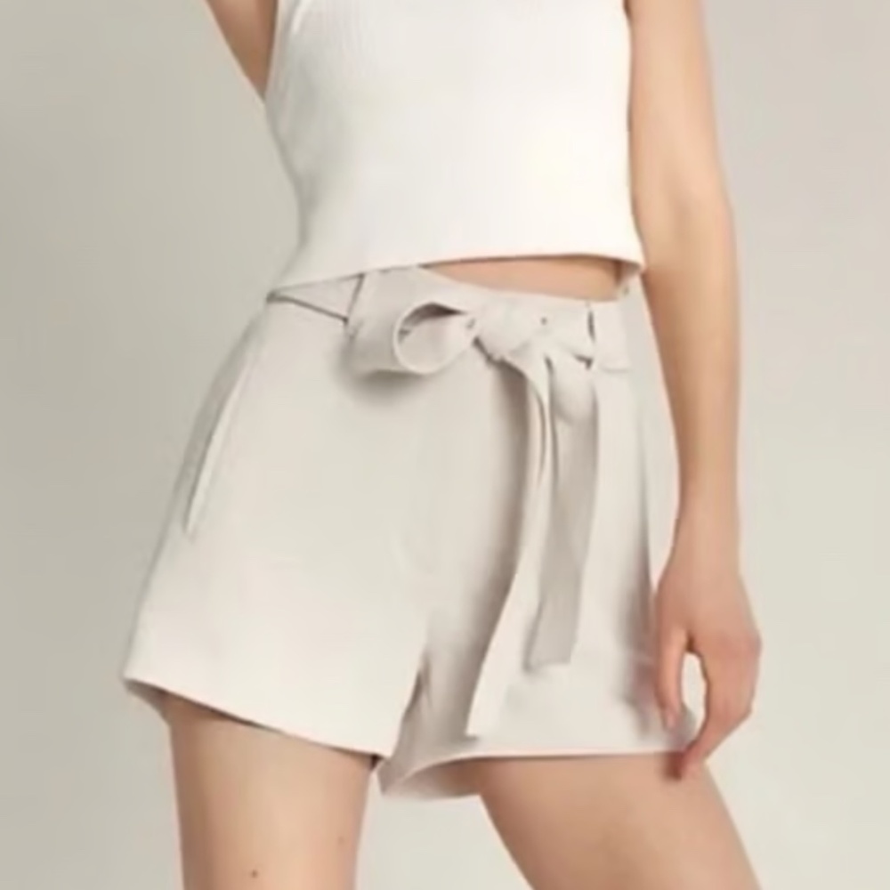 Aritzia Wilfred Tie-front Shorts, 2